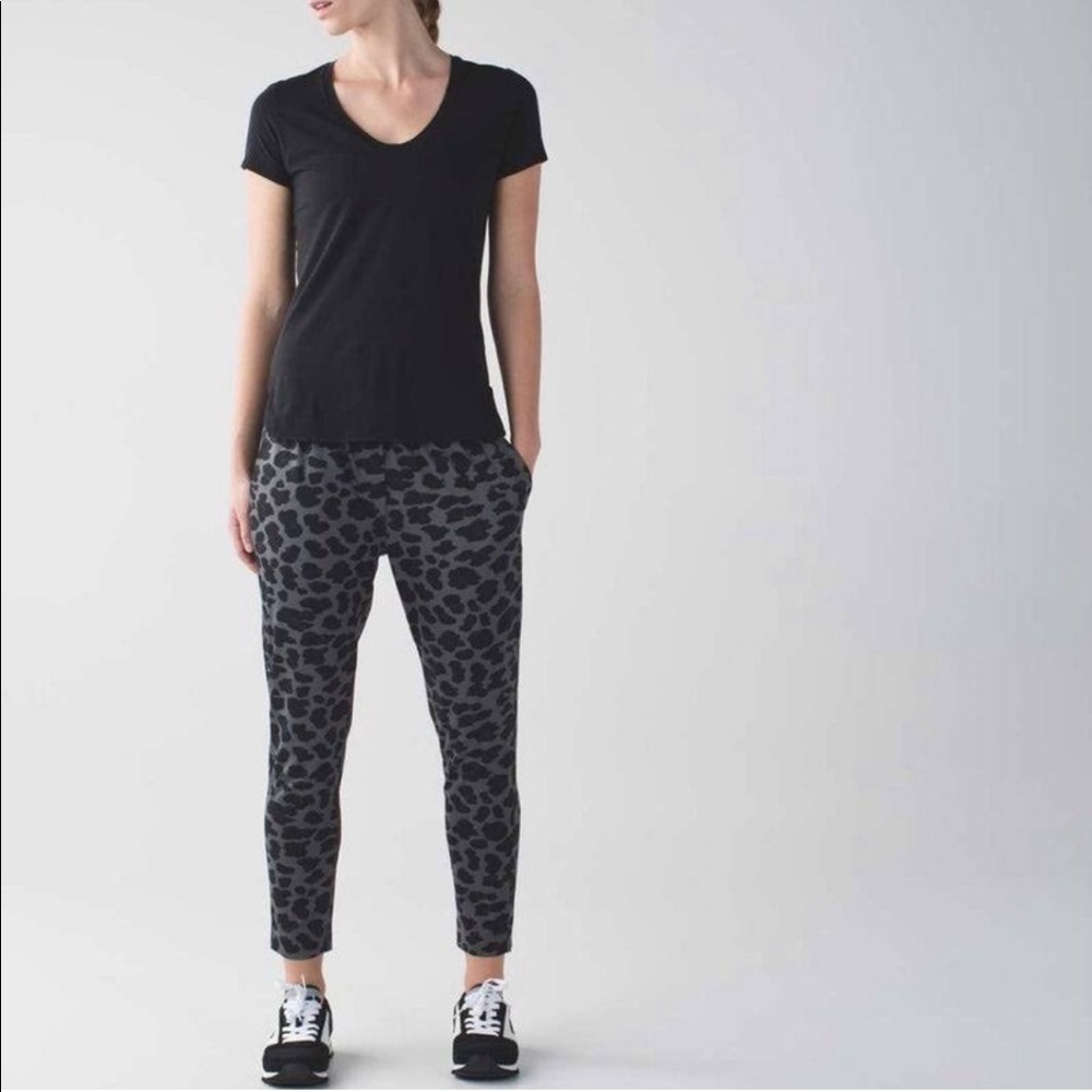 Lululemon leopard jogger